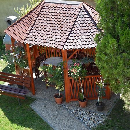 Apartman Aniko Vendeghaz Harkány Cameră foto