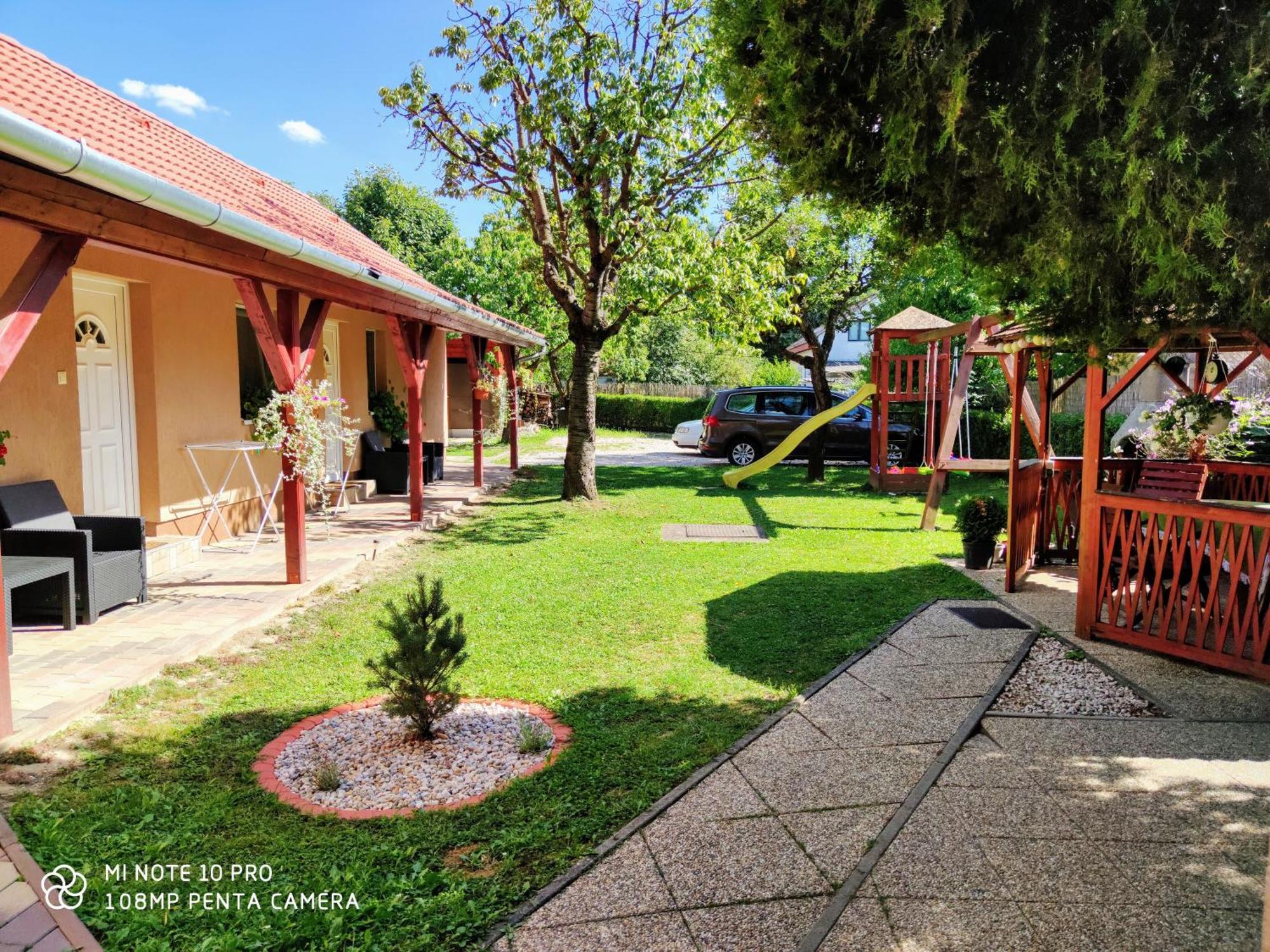Apartman Aniko Vendeghaz Harkány Exterior foto