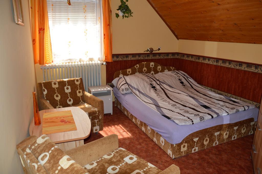 Apartman Aniko Vendeghaz Harkány Cameră foto