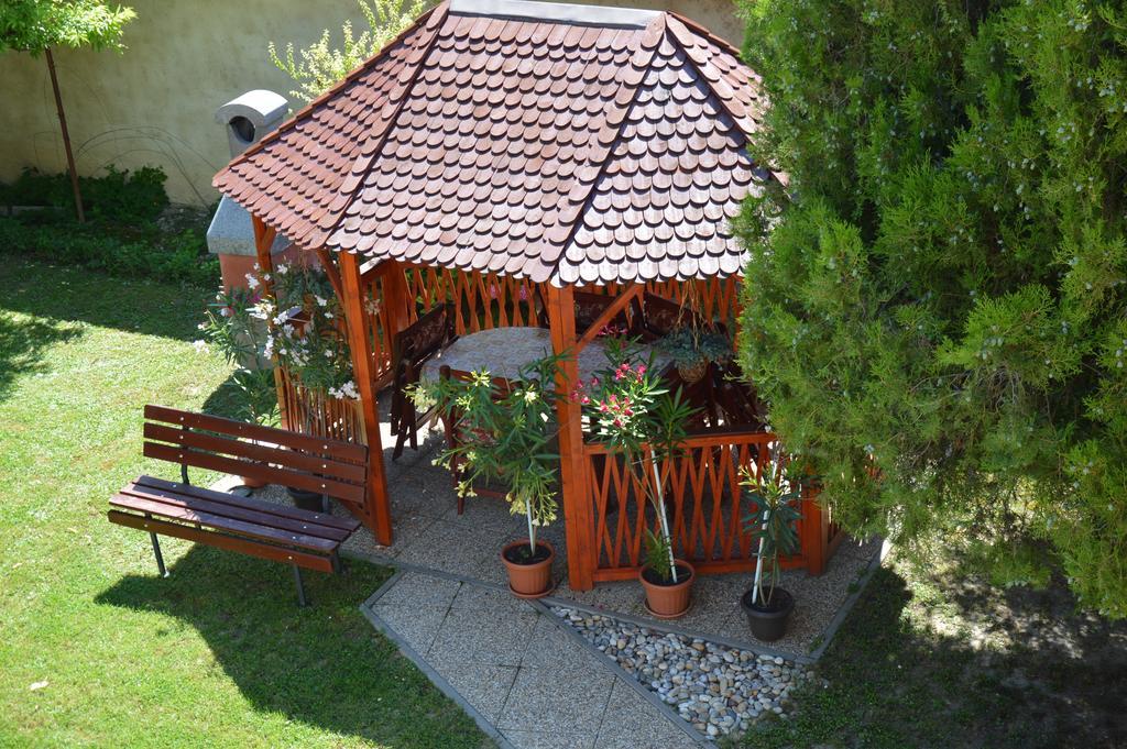 Apartman Aniko Vendeghaz Harkány Cameră foto