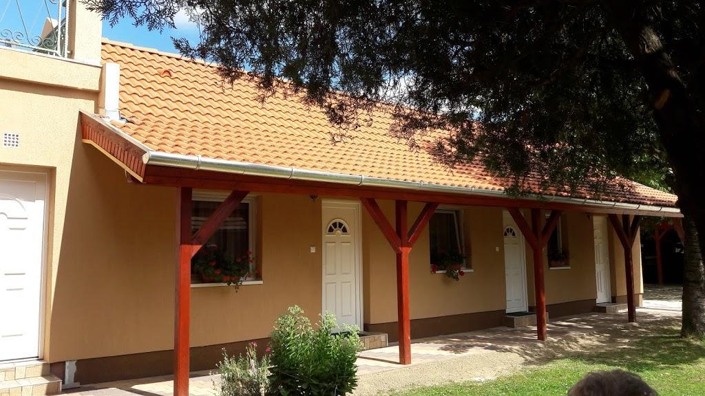 Apartman Aniko Vendeghaz Harkány Exterior foto